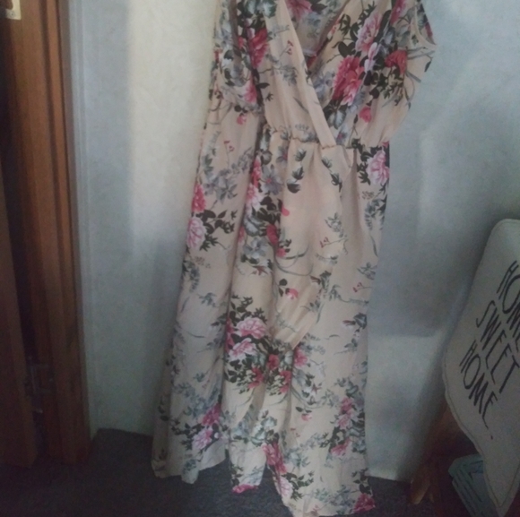 Shein Plus Flower Dress! - Picture 2 of 3
